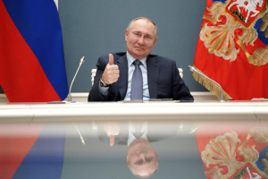 Vladimir Putin giving thumbs up